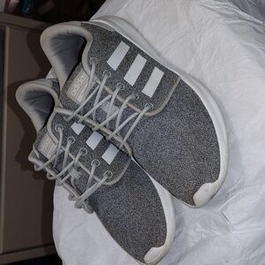 Adidas women's size 8 sneakers, gray